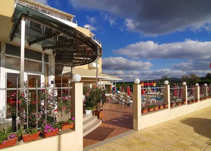 מלון Plamena Palace