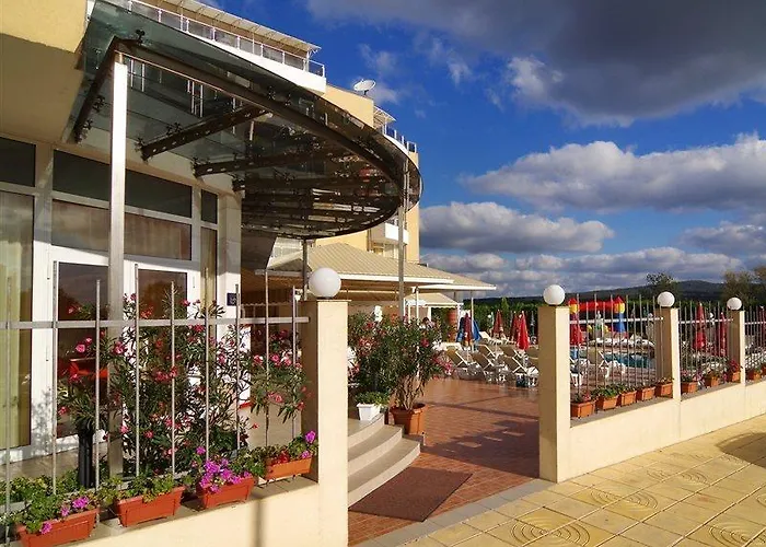 מלון Plamena Palace