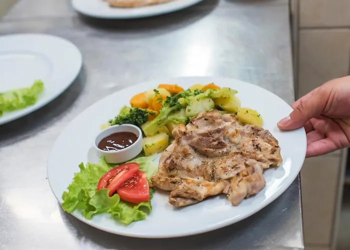 מלון Plamena Palace 4*