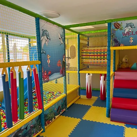 Ξενοδοχείο Plamena Palace 4*
