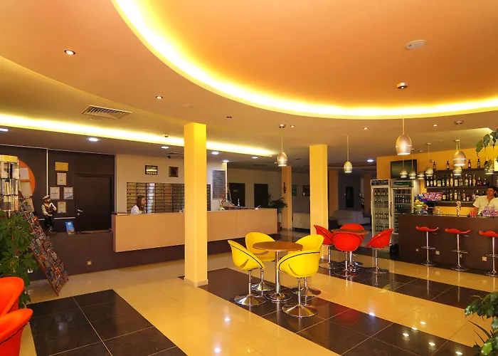 プラメナ パレス プリモルスコ